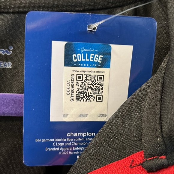 Brand new UGA 1/4 zip sweatshirt - Picture 6 of 6